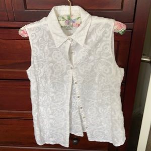 White button up tank top w/scroll embellishing